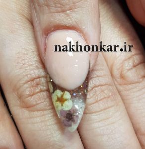 کاشت ناخن با تخفیف