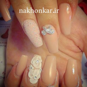 آموزش کاشت ناخن ژله ای